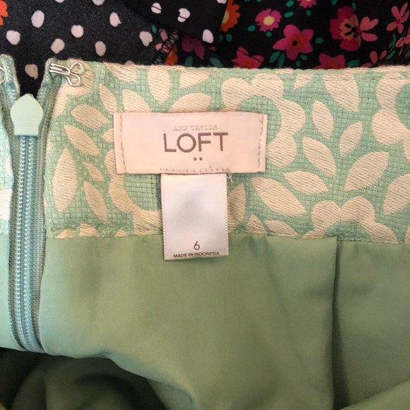 LOFT Light Green and Off White Mini Skirt A-LIne Size 6 Retro Flowers Floral - Picture 7 of 8